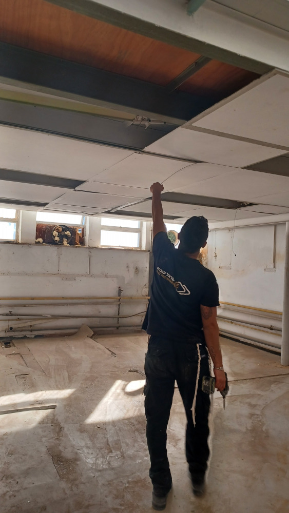 Pulling down the gallery